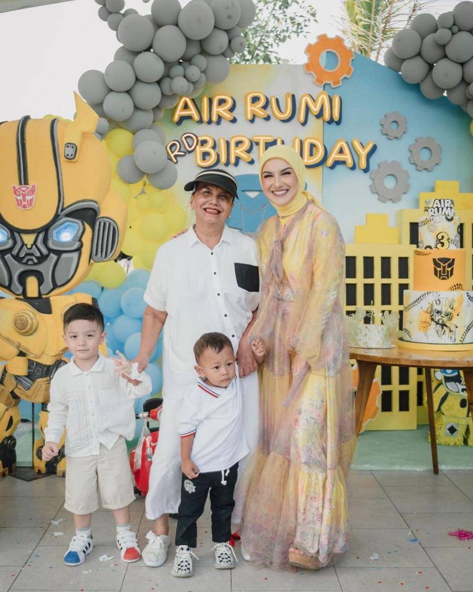 Gaya Artis di Ulang Tahun Anak Irish Bella (instagram.com/_irishbella_)