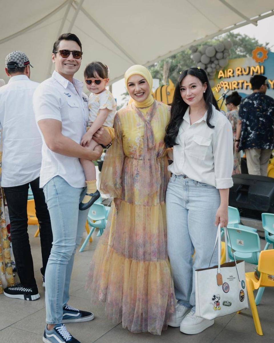 Gaya Artis di Ulang Tahun Anak Irish Bella (instagram.com/_irishbella_)