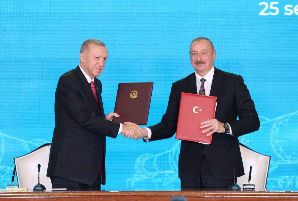 potret Recep Tayyip Erdogan saat bertemu Presiden Ilham Aliyev.(Twitter.com/ Recep Tayyip Erdoğan)
