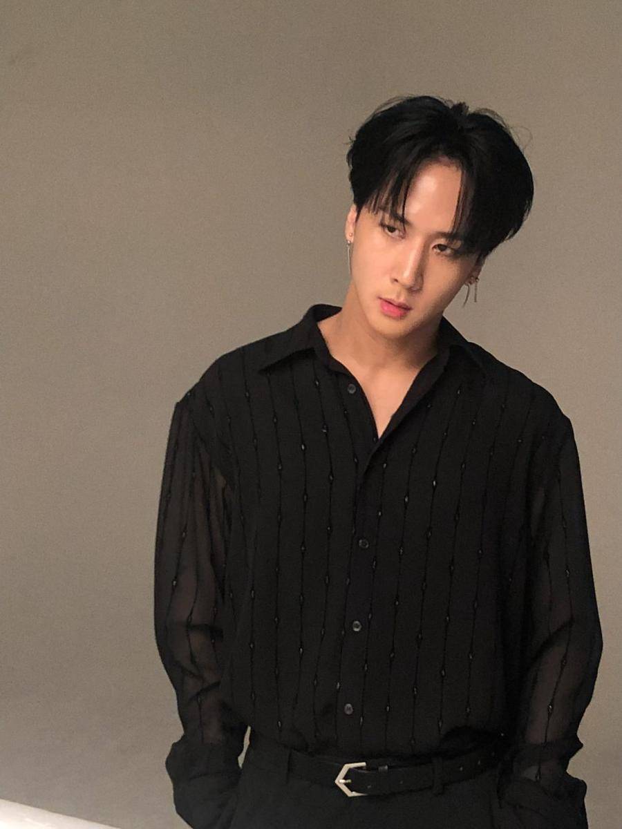 Ravi (twitter.com/RealVIXX)