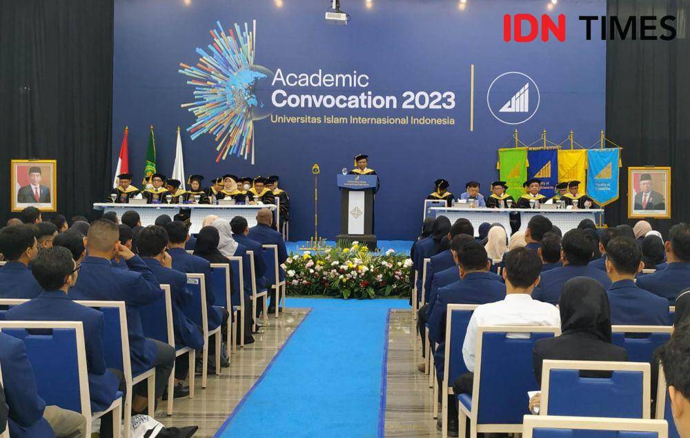 Rektor Universitas Islam Internasional Indonesia (UIII) Prof. Komaruddin Hidayat (IDN Times/Rochmanudin)
