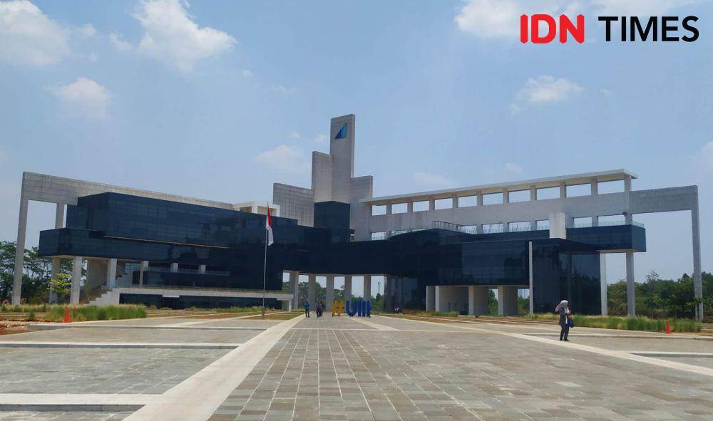 Gedung Universitas Islam Internasional Indonesia (UIII) di Cisalak, Depok, Jawa Barat. (IDN Times/Rochmanudin)