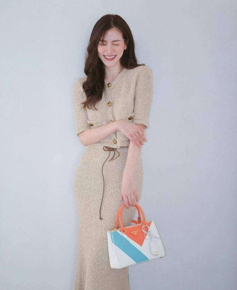 inspirasi dress polos ala Baifern Pimchanok (instagram.com/baifernbah)