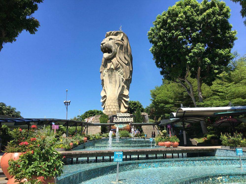 Patung Merlion di Pulau Sentosa (tripadvisor.co.id)