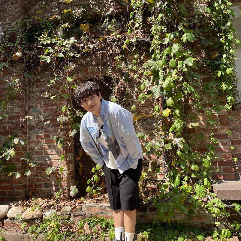 padu padan outer ala Inseong SF9 (instagram.com/pum.castle)