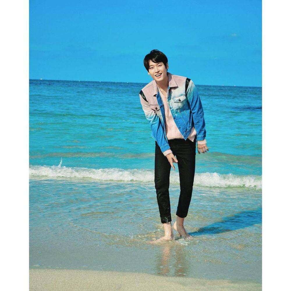 padu padan outer ala Inseong SF9 (instagram.com/pum.castle)