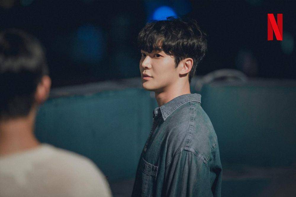 Rowoon di drama A Time Called You (instagram.com/netflixkr)
