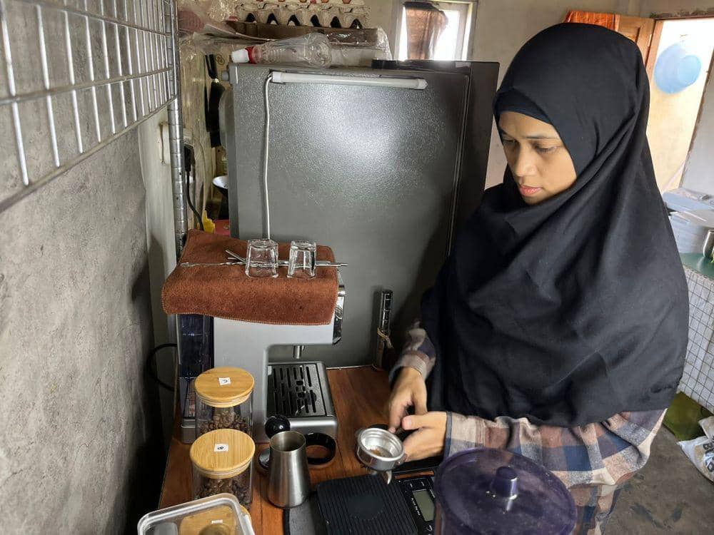 Agita, ibu rumah tangga di Kabupaten Maros, Sulawesi Selatan, membantu perekonomian keluarga dengan menjadi kreator konten. (Dok. Istimewa)