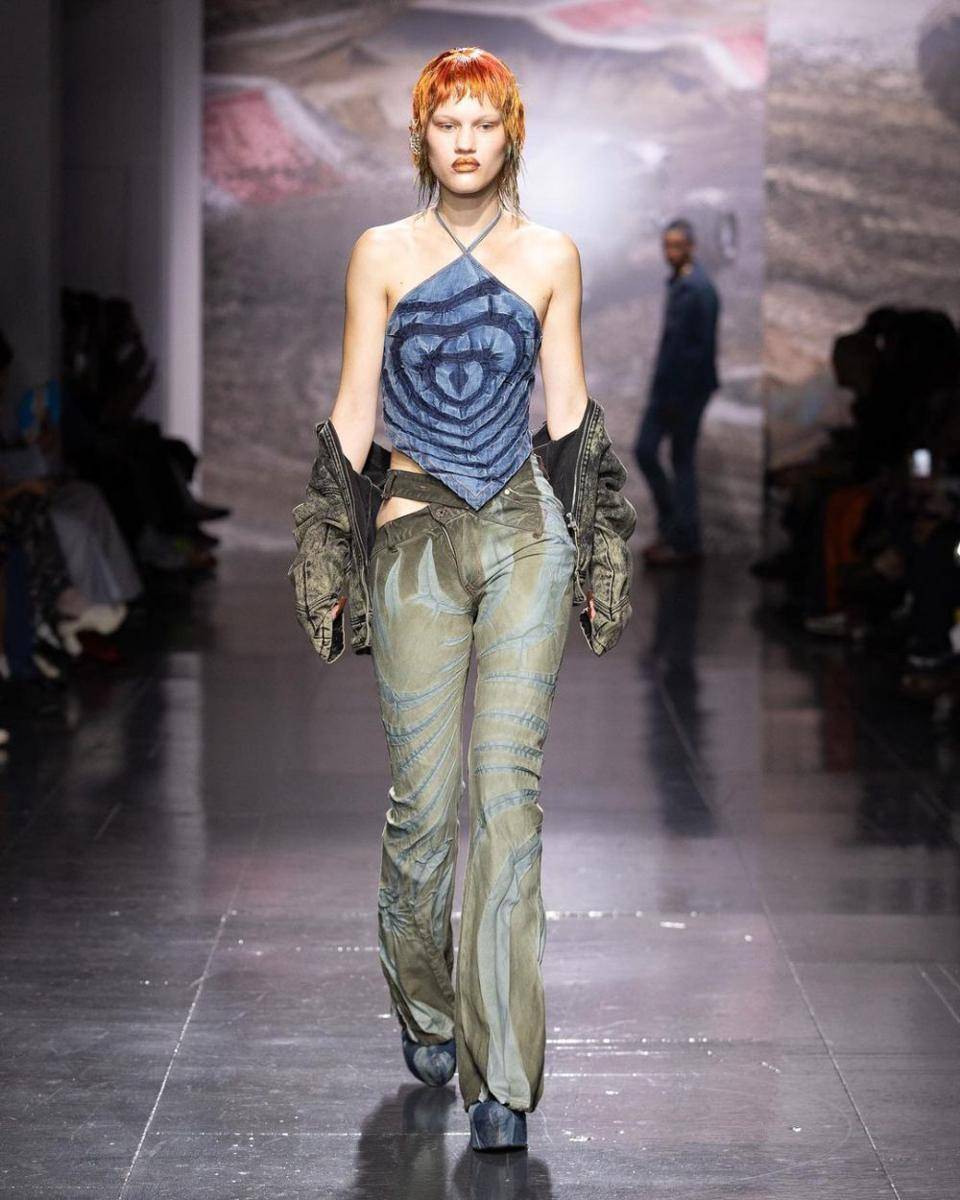 Koleksi Masha Papova di London Fashion Week (instagram.com/mashapopovap)