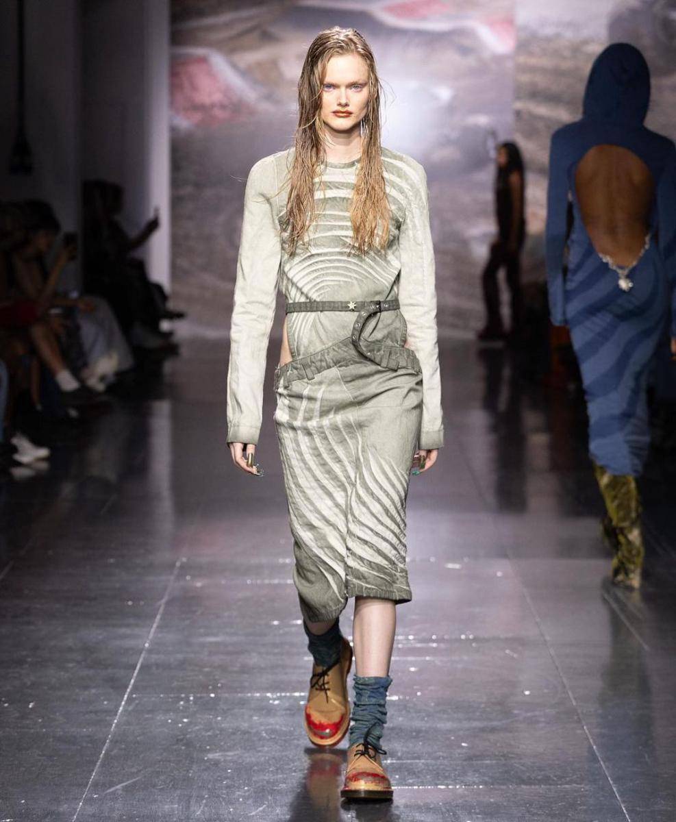 Koleksi Masha Papova di London Fashion Week (instagram.com/mashapopovap)