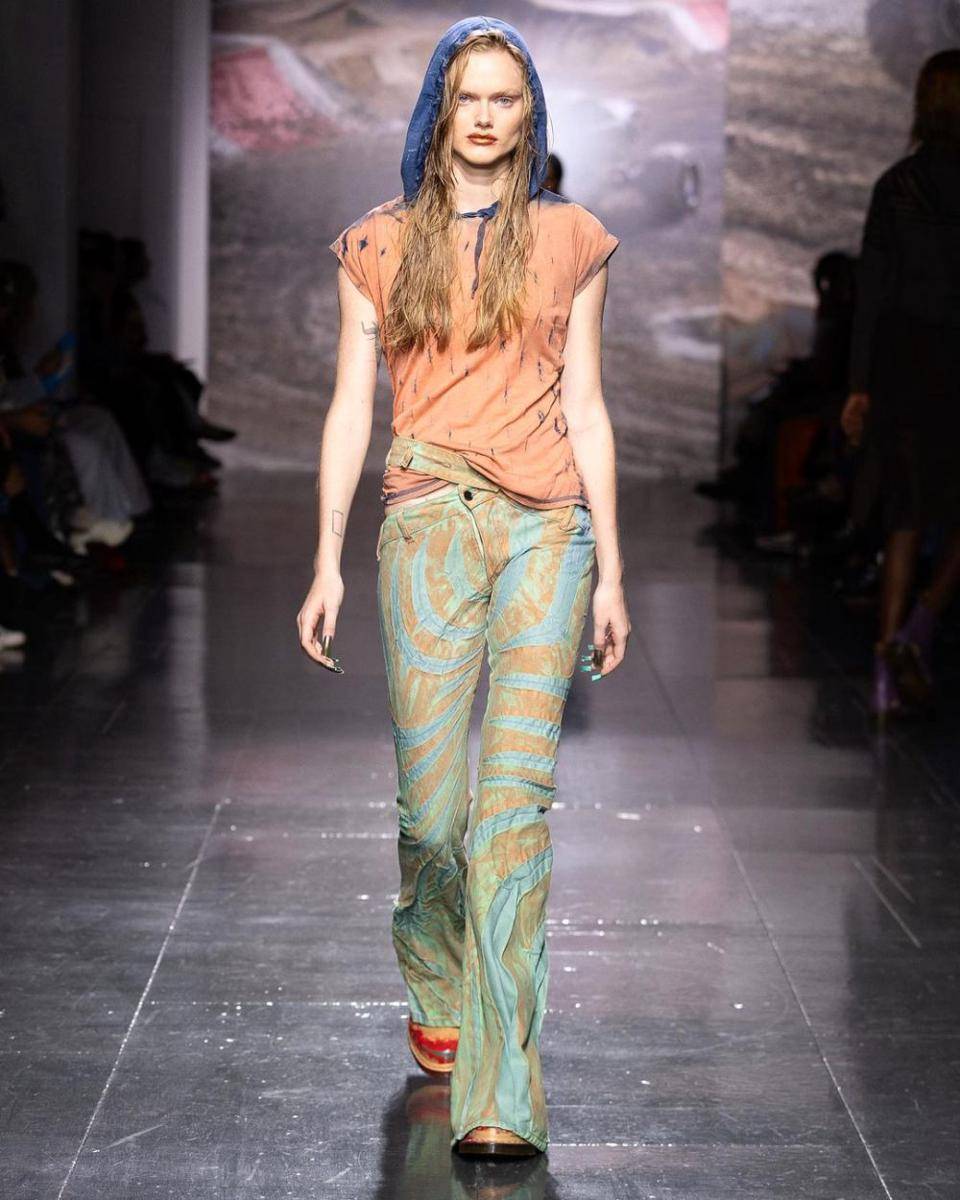 Koleksi Masha Papova di London Fashion Week (instagram.com/mashapopovap)