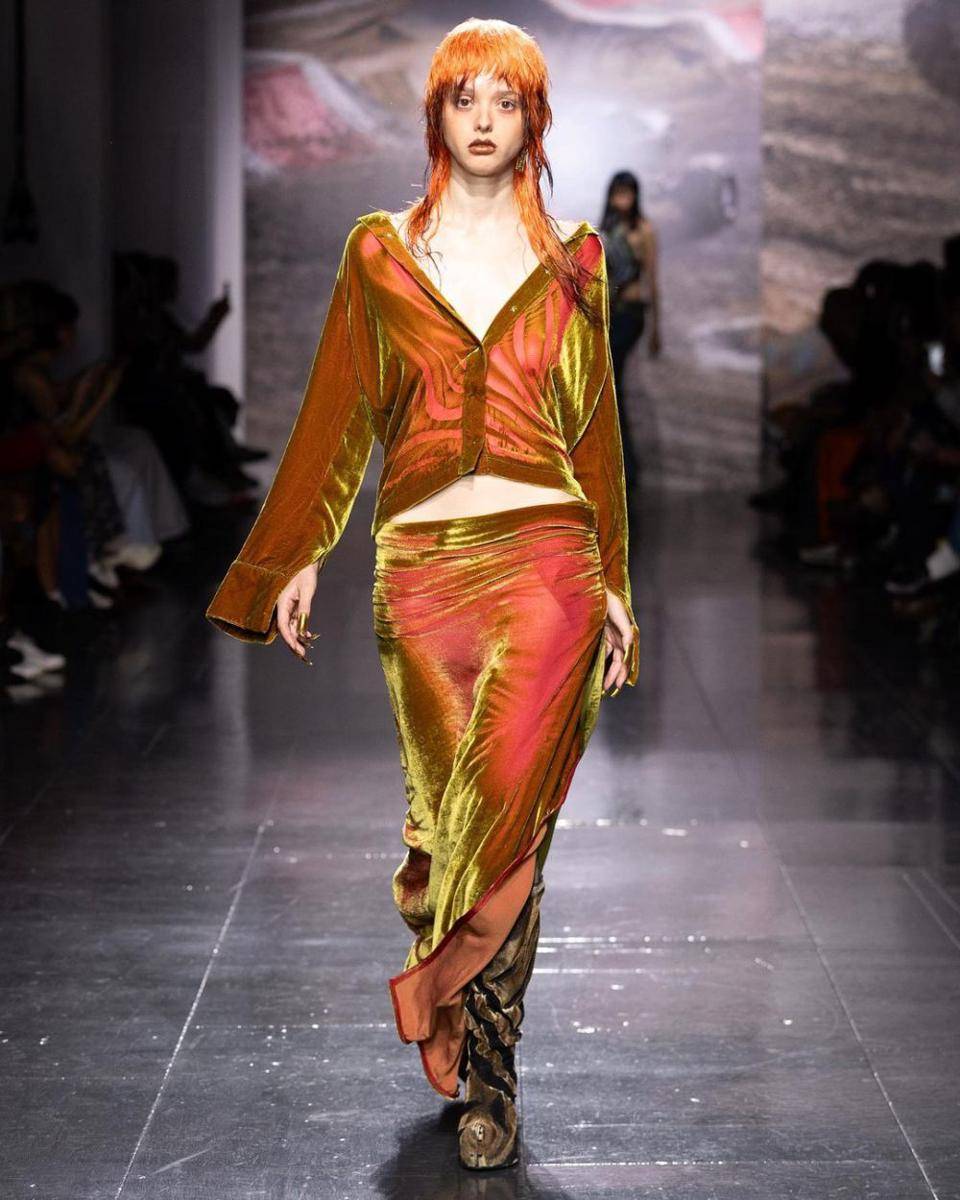Koleksi Masha Papova di London Fashion Week (instagram.com/mashapopovap)