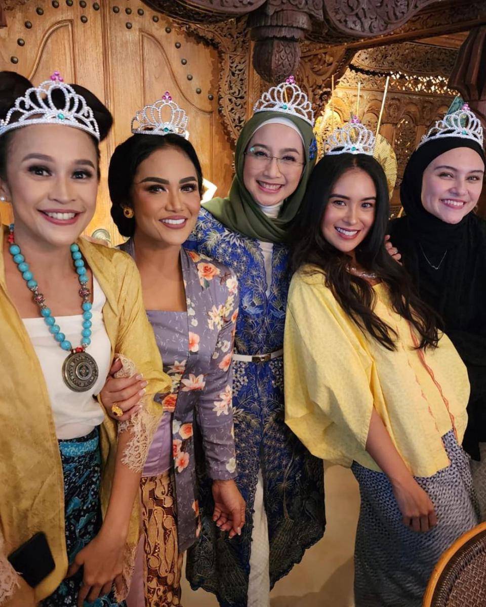 potret Krisdayanti Lemos di acara reuni GADIS Sampul (instagram.com/krisdayantilemos)