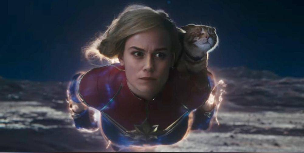 sosok Flerken dan Captain Marvel (dok. Marvel Studios/The Marvels)