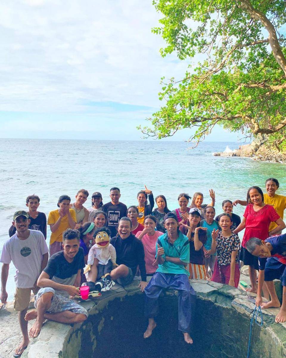 Meski sempat ditolak, Eklin tidak patah semangat mengajarkan perdamaian kepada masyarakat Maluku. (instagram.com/kak_eklin)