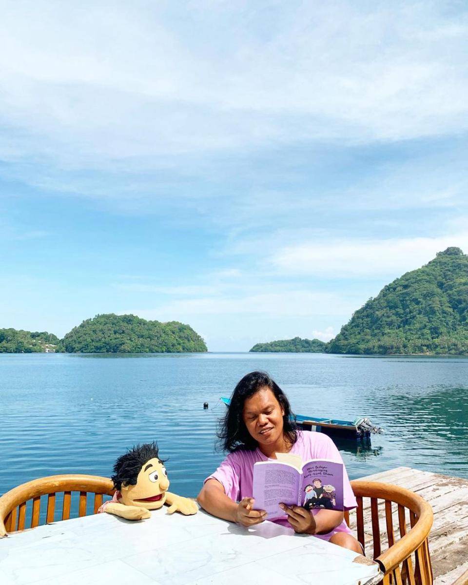 Kak Eklin selalu mendongeng bersama Dodi. (instagram.com/kak_eklin)