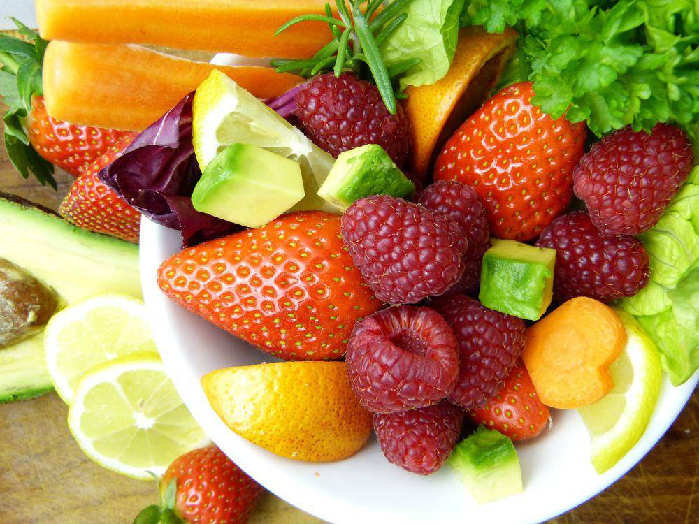 ilustrasi salad buah (pixabay.com/silviarita)