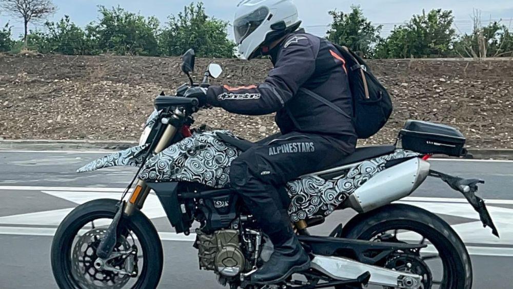 Ducati Uji Coba Hypermotard Versi Satu Silinder