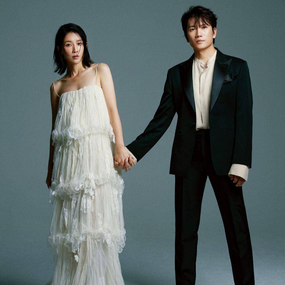 Ji Sung dan Lee Bo Young di pemotretan Allure Korea (instagram.com/allurekorea)