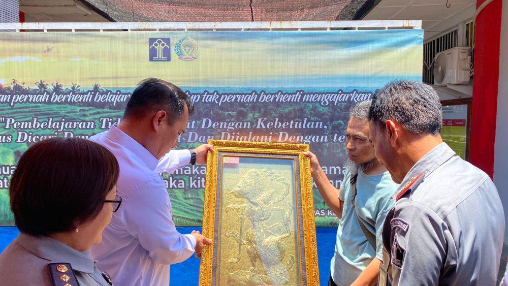 Tekun Latihan di Lapas Kedungpane, Napiter Bom Bali Ciptakan Kaligrafi Prabu Kresna
