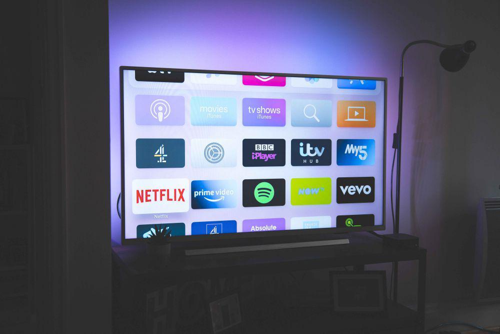 7 Rekomendasi Smart TV Terbaik 2023, Nonton jadi Makin Nyaman