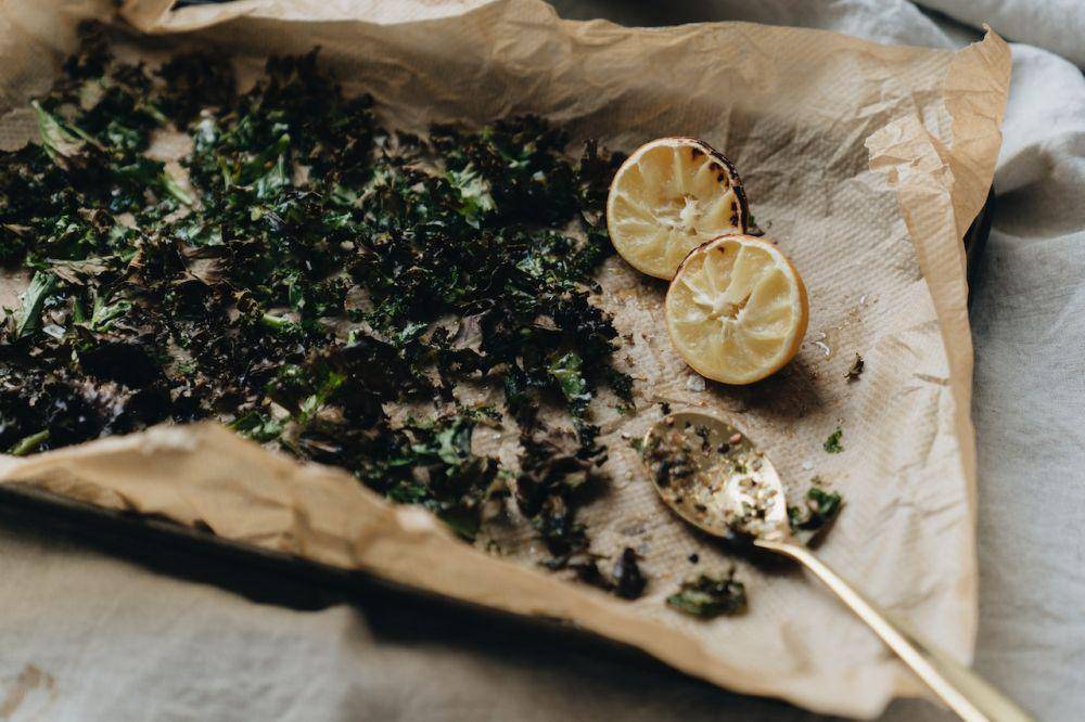 crispy kale (pexels.com/alleksana)