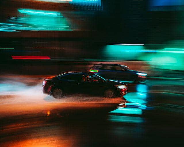 Ilustrasi mobil yang berkecepatan tinggi. Pexels.com/Vova Kras