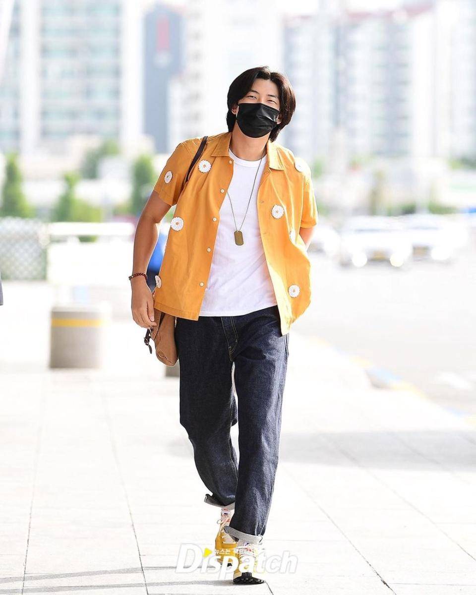 mix and match outer ala RM BTS (instagram.com/koreadispatch)