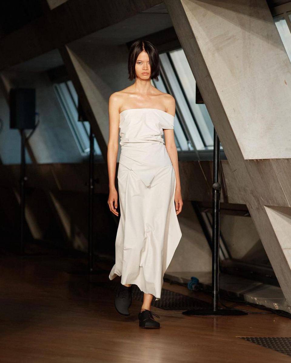 Koleksi AARON ESH SS24 di LFW (instagram.com/aaron.esh)