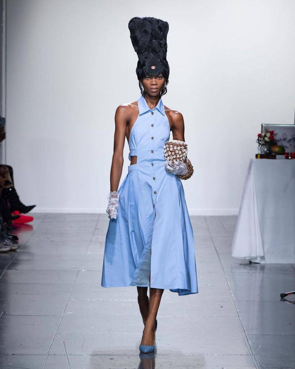 Koleksi Tolu Coker SS24 IRAPADA di LFW (instagram.com/tolucoker)