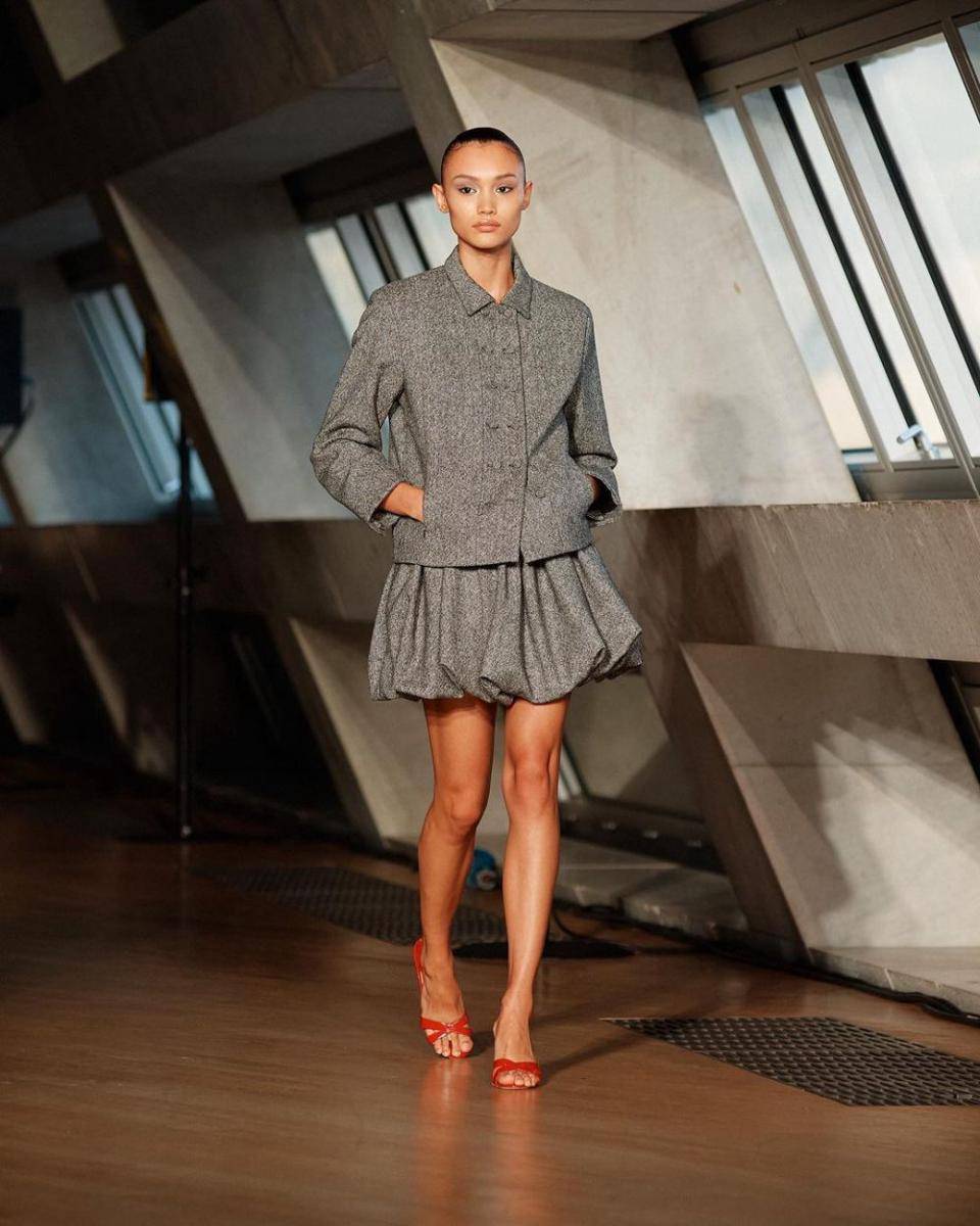 Koleksi AARON ESH SS24 di LFW (instagram.com/aaron.esh)