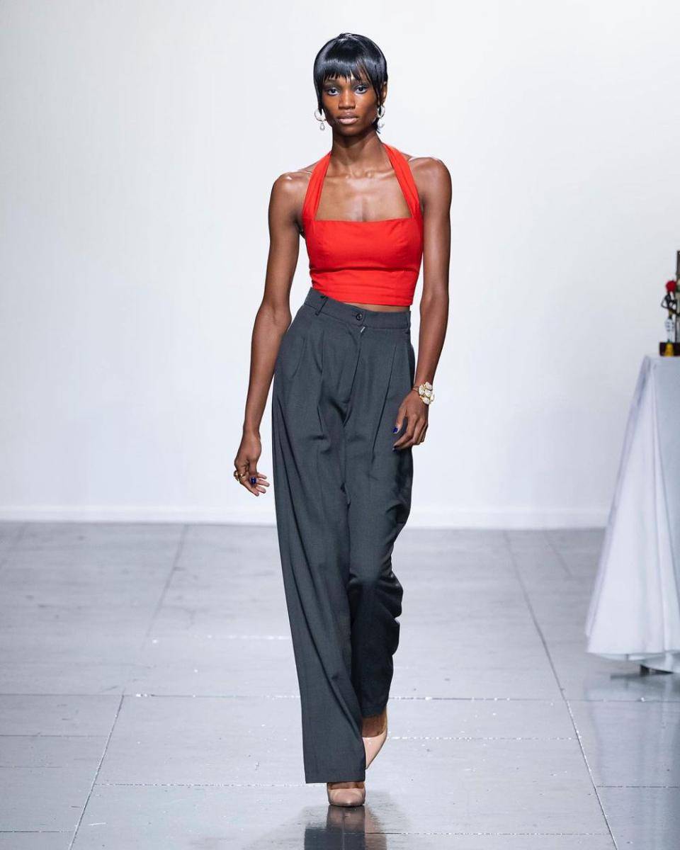 Koleksi Tolu Coker SS24 IRAPADA di LFW (instagram.com/tolucoker)