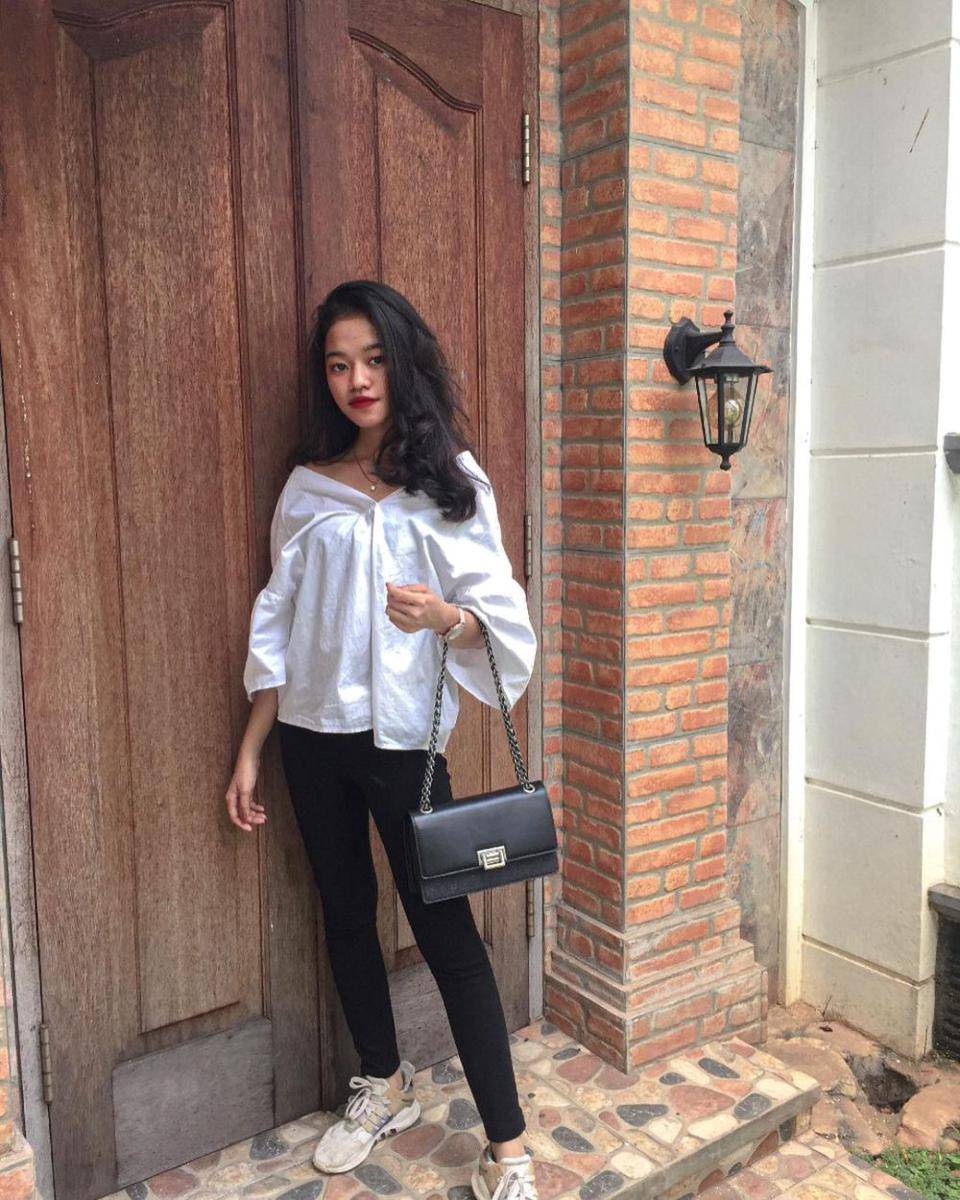 padu padan atasan putih ala Ummi Quary (instagram.com/ummi_quary)