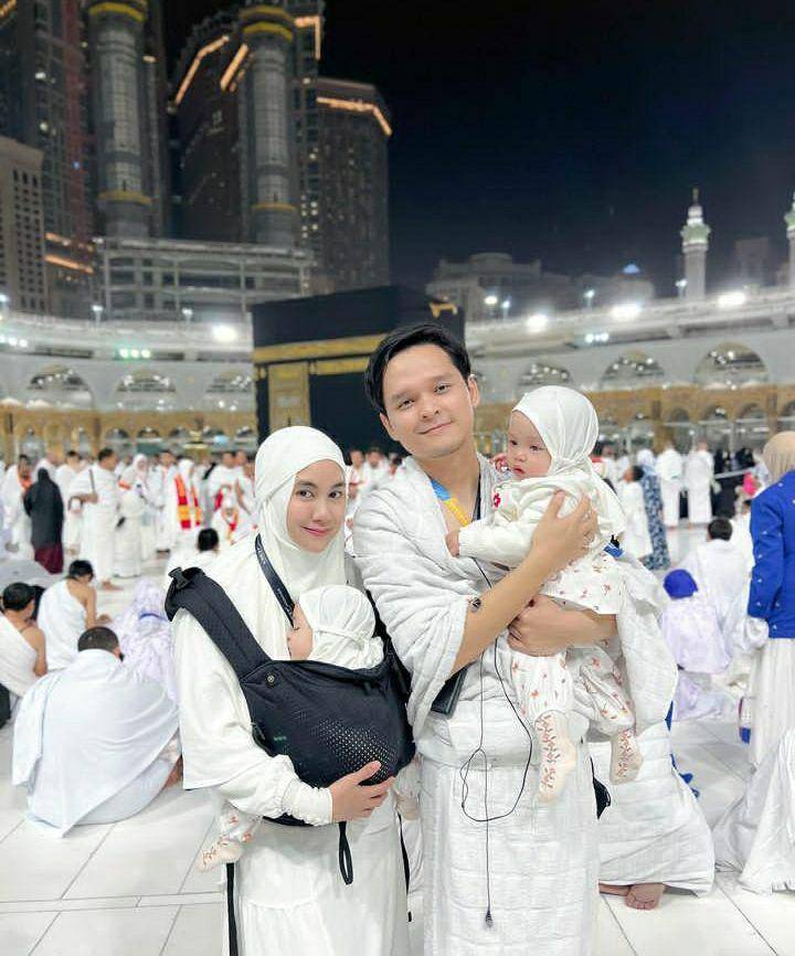 potret Anisa dan Dito berangkat umrah pada September 2023 (instagram.com/anisarahma_12)