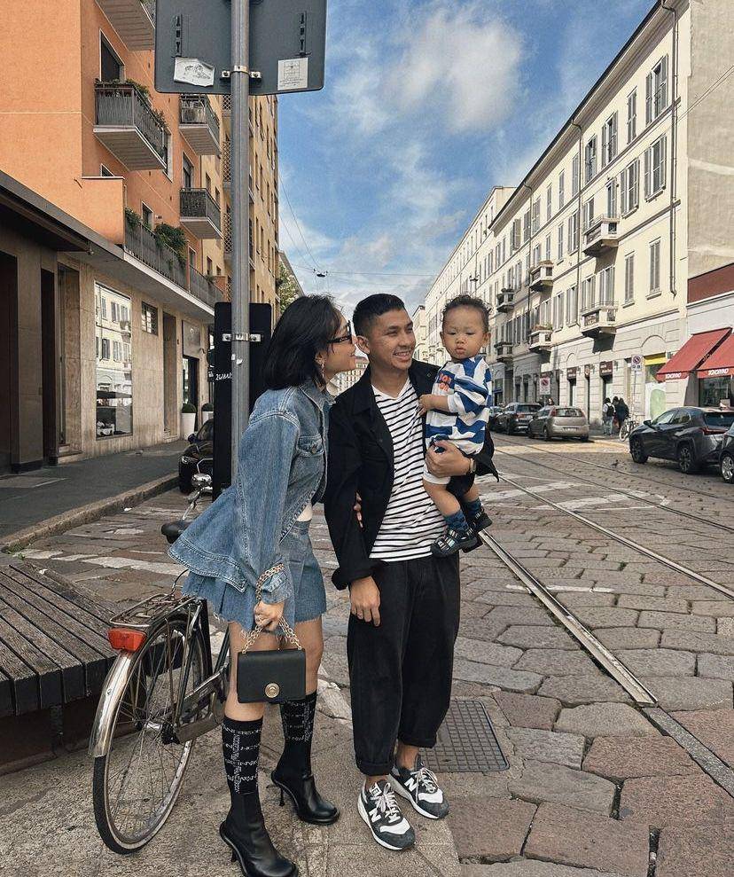 Ayla Dimitri dan keluarganya (instagram.com/ayladimitri)