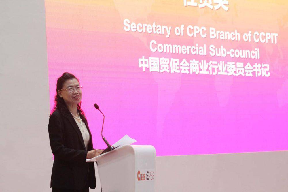 Sekretaris China Council for the Promotion of International Trade (CCPIT) Commercial Sub-council Ms. Ren Guiying pada Pameran CIEIE-EPSE 2023 merupakan bentuk kerja sama antara Indonesia dan China untuk membangun bersama e-commerce. (dok CIEIE-EPSE 2023)