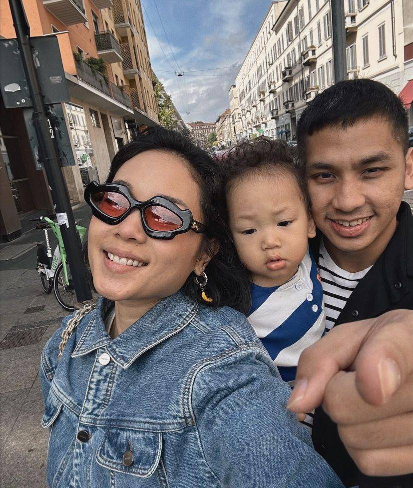 Ayla Dimitri dan keluarganya (instagram.com/ayladimitri)