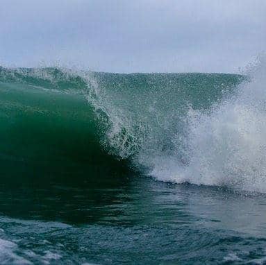 Ilustrasi ombak (pexels.com/Emiliano Arano)