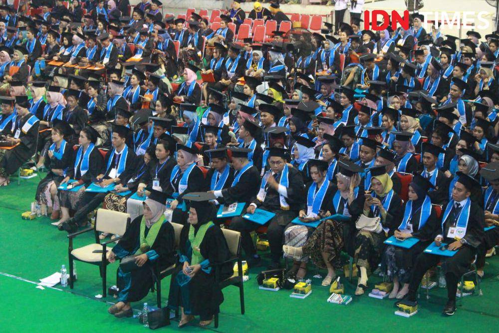 Mahasiswa Unimed saat wisuda (IDN Times/Eko Agus Herianto)
