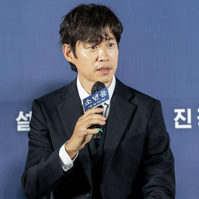 Yu Jun Sang di konferensi pers film The Boys (instagram.com/cjenmmovie)