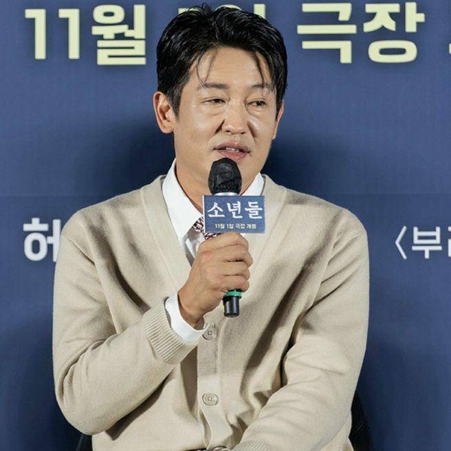 Heo Sung Tae di konferensi pers film The Boys (instagram.com/cjenmmovie)