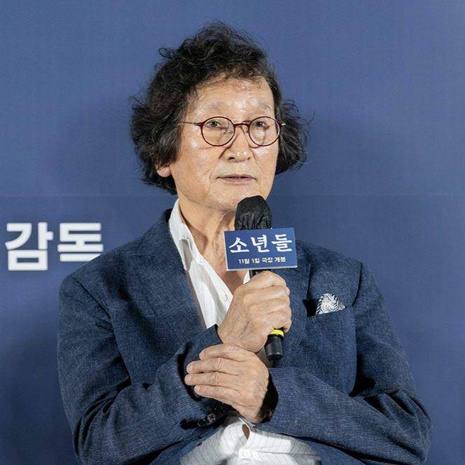 sutradara Jung Ji Young di konferensi pers film The Boys (instagram.com/cjenmmovie)
