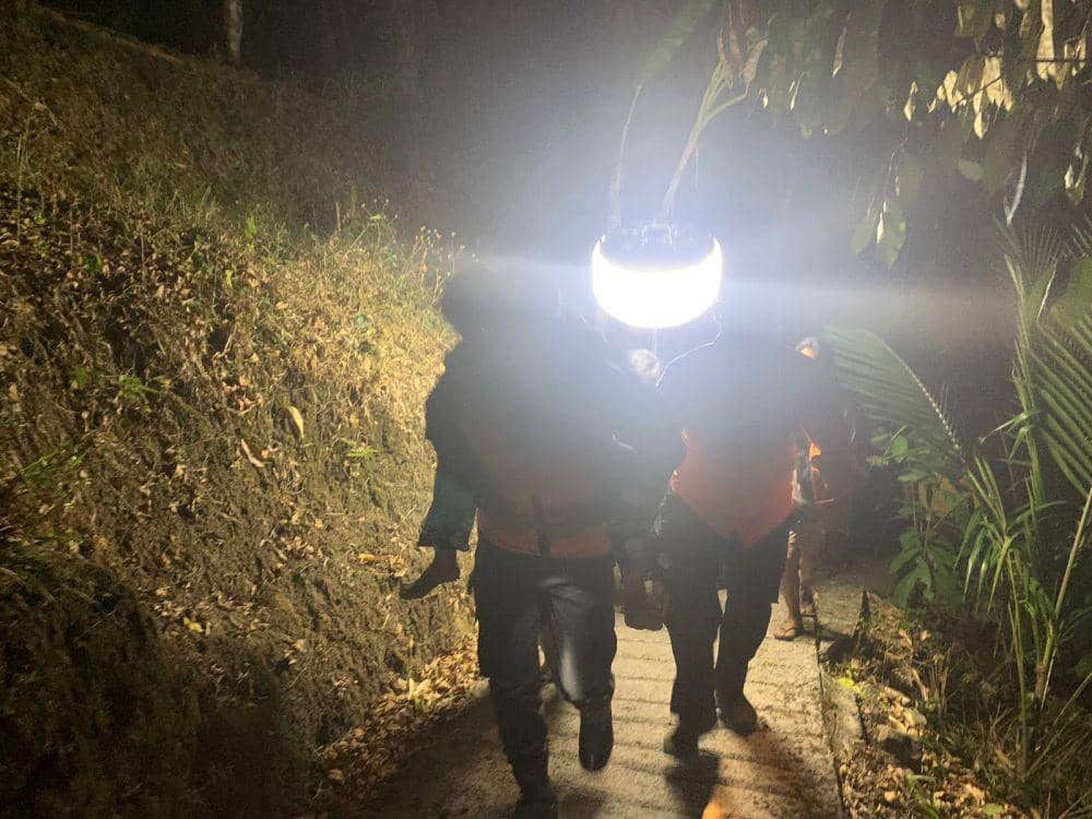 Evakuasi korban yang dilaporkan hilang oleh keluarganya (Dok.IDN Times/Basarnas Bali)