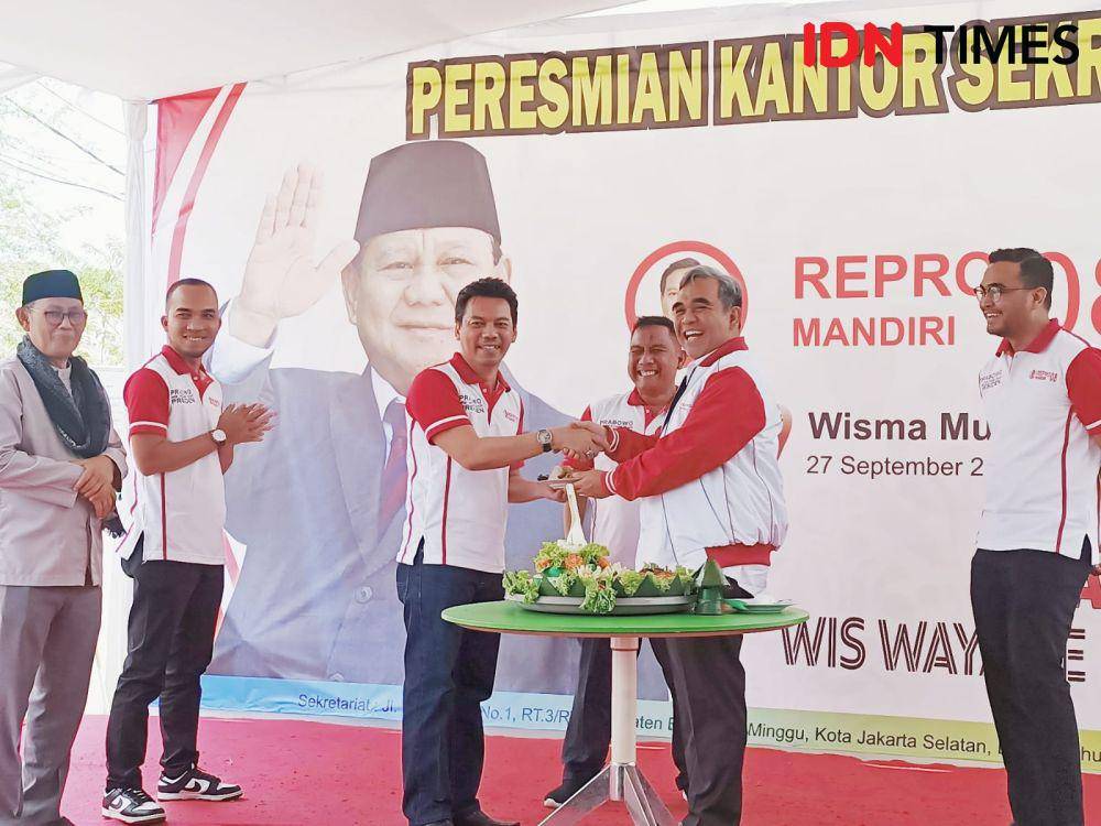 Peresmian Kantor Sekretariat Relawan Prabowo 08 (IDN Times/Rachma Syifa Faiza Rachel)