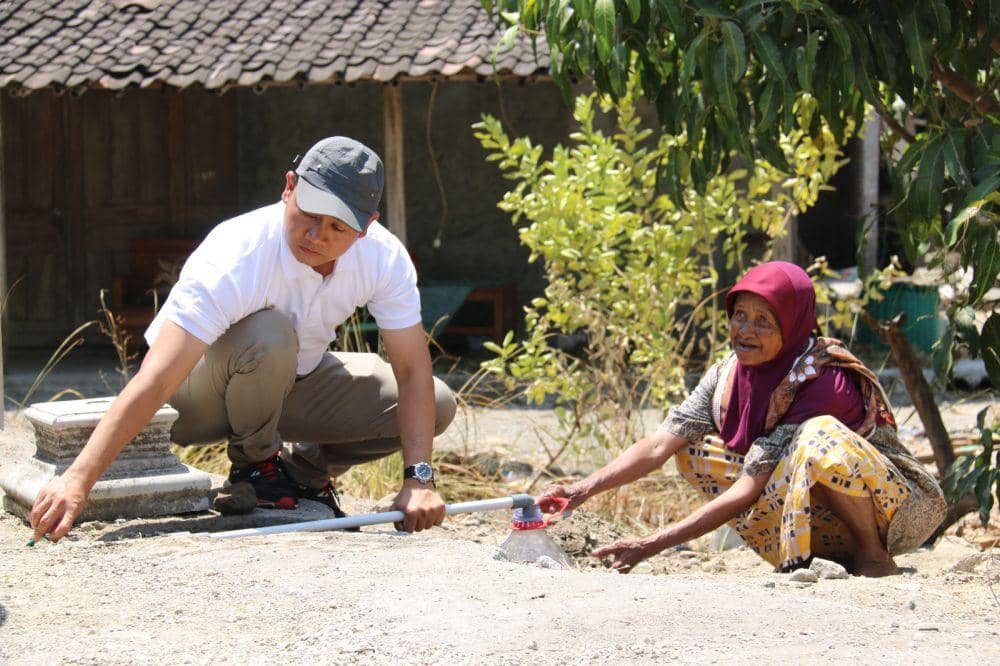 Penyaluran air bersih ke Desa Krendowahono, Rabu (27/9/2023).(Dok/Istimewa)