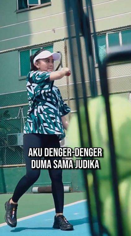 potret Ibnu Jamil dan Ririn latihan tenis (instagram.com/radotvalent)