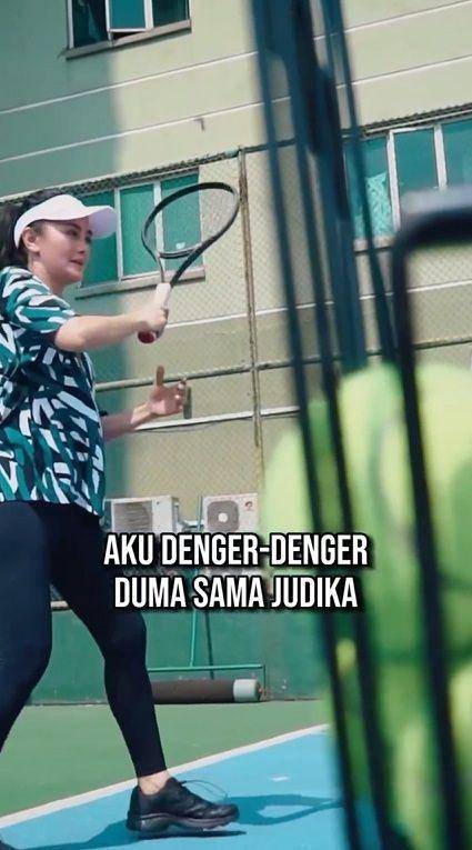 potret Ibnu Jamil dan Ririn latihan tenis (instagram.com/radotvalent)