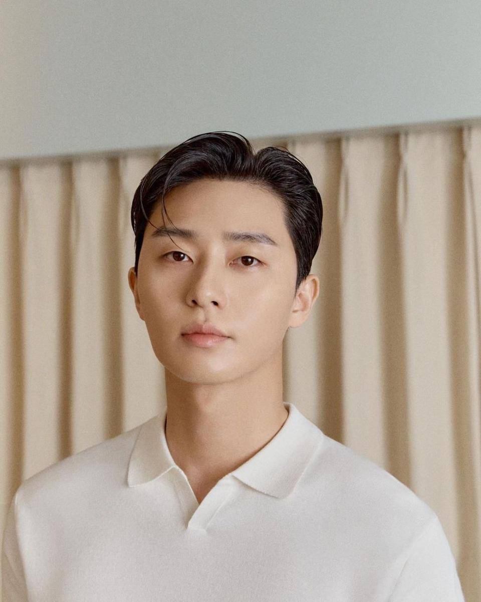 model rambut ala Park Seo Joon (instagram.com/bn_sj2013)