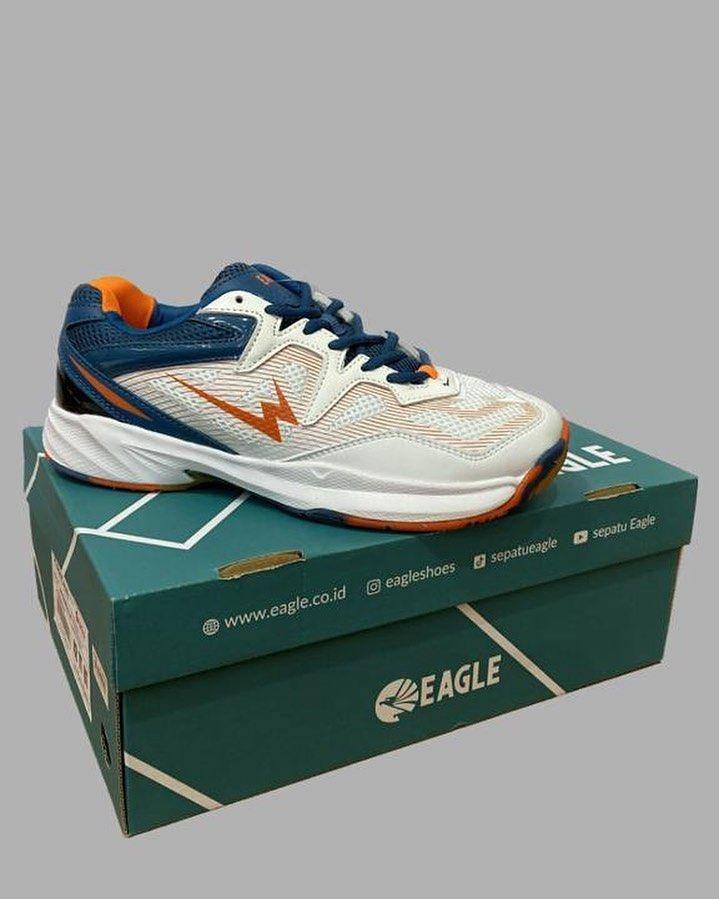 Koleksi sepatu di toko Manies. (Instagram.com/tokosepatumanies)