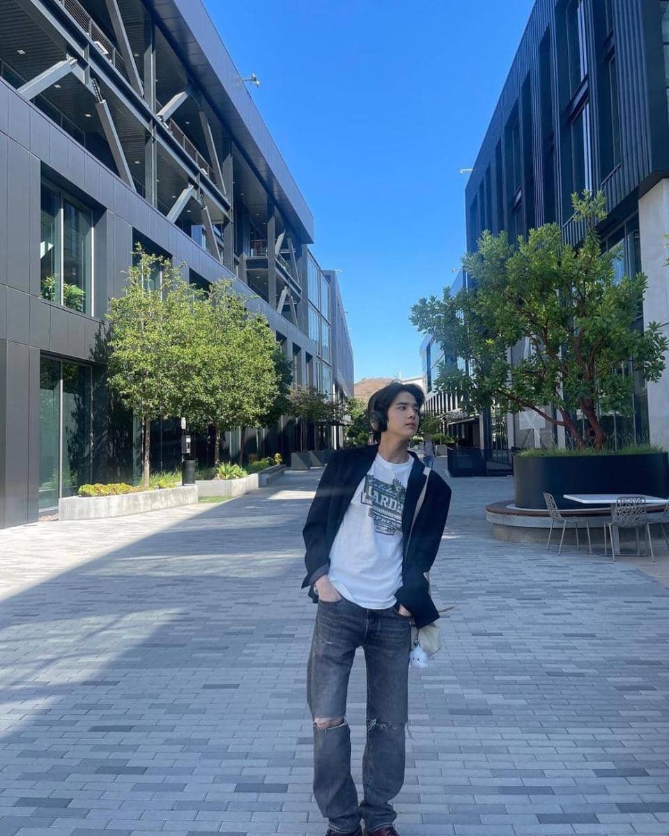 outer ala Younghoon THE BOYZ (instagram.com/official_theboyz)